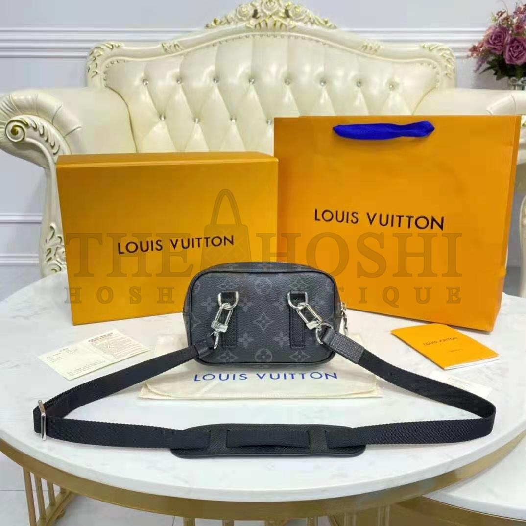 L0vis Vvtt0n LV Women Outdoor Pouch Taigarama Noir Black Coated Canvas Cowhide Leather Master Quality