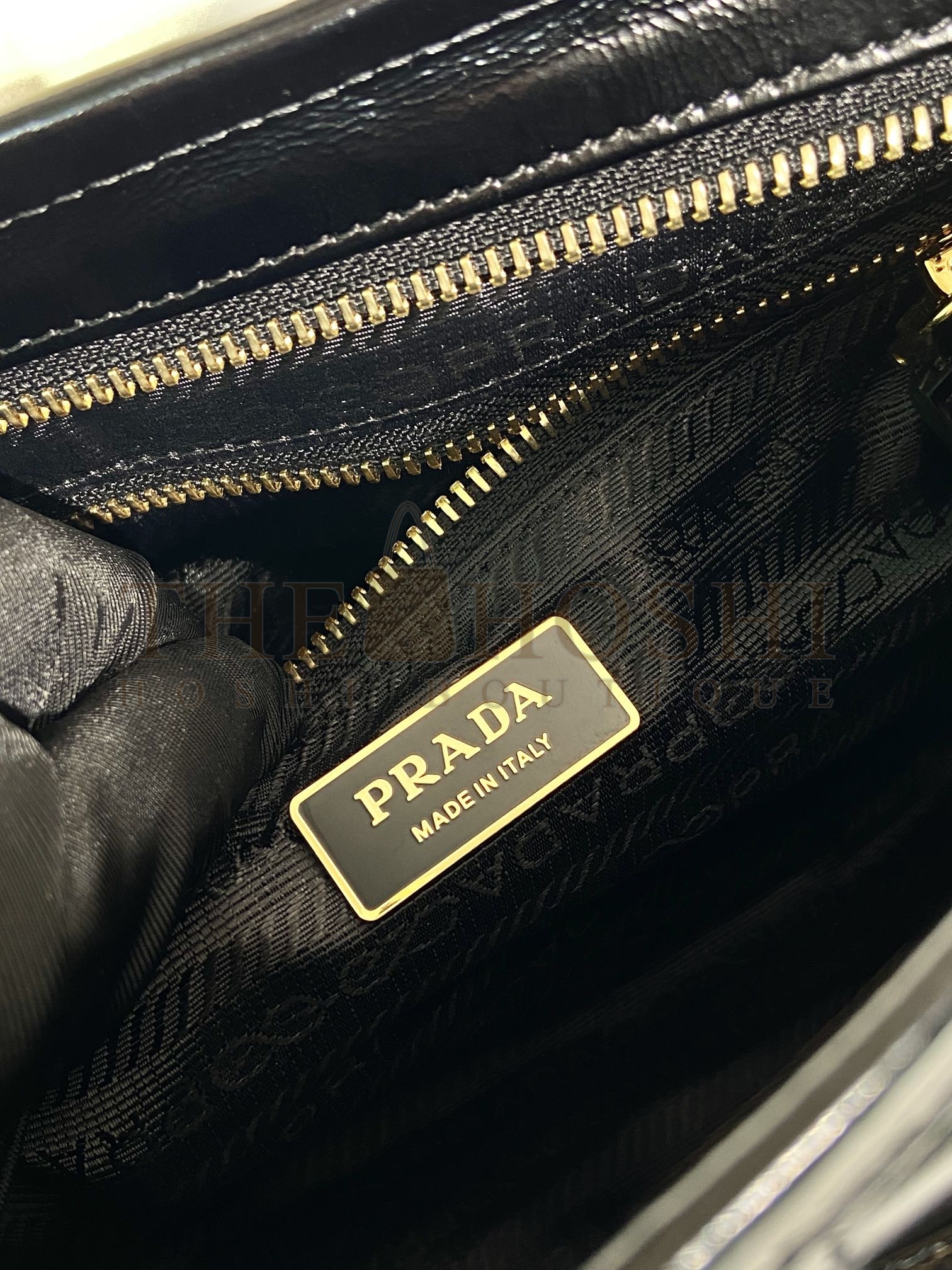 Pra*a SMALL LEATHER SHOULDER BAG IN BLACK bag 32x15.5x12cm Master Quality