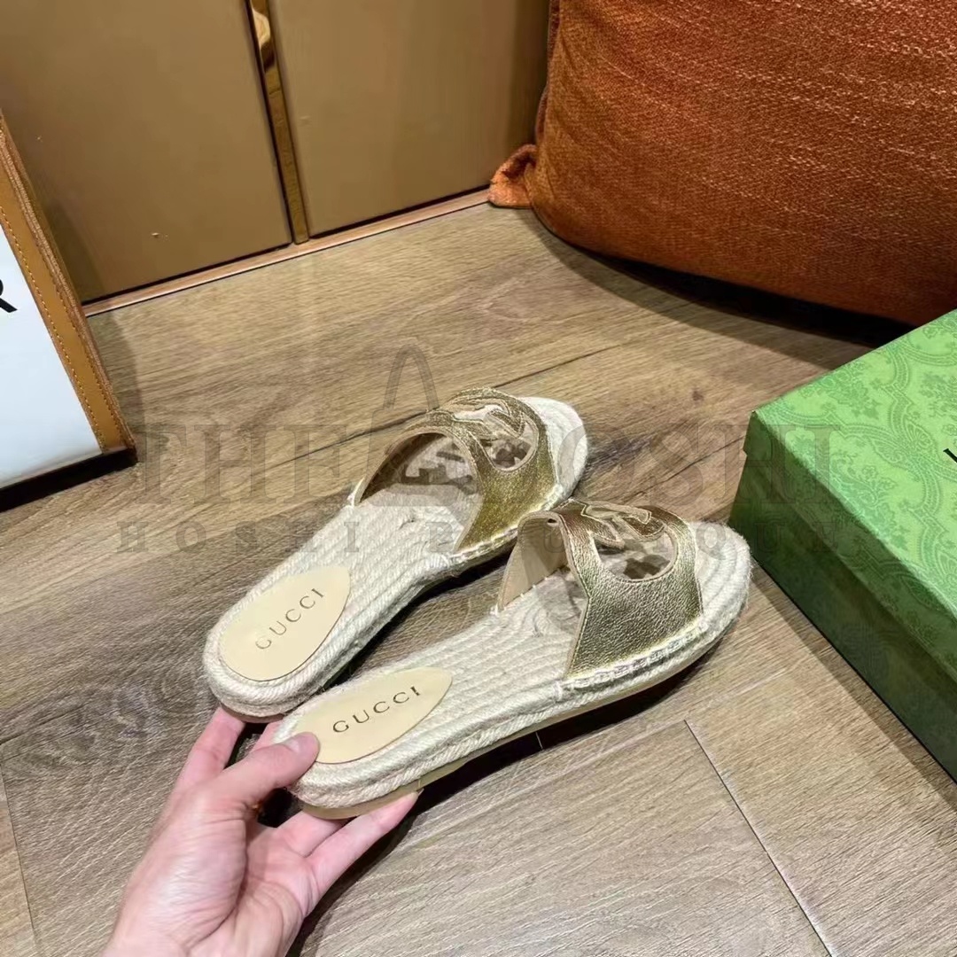 Gvc*1 Unisex Interlocking G Cut-Out Slide Sandals Metallic Gold Leather Flat 2 cm Heel Master Quality