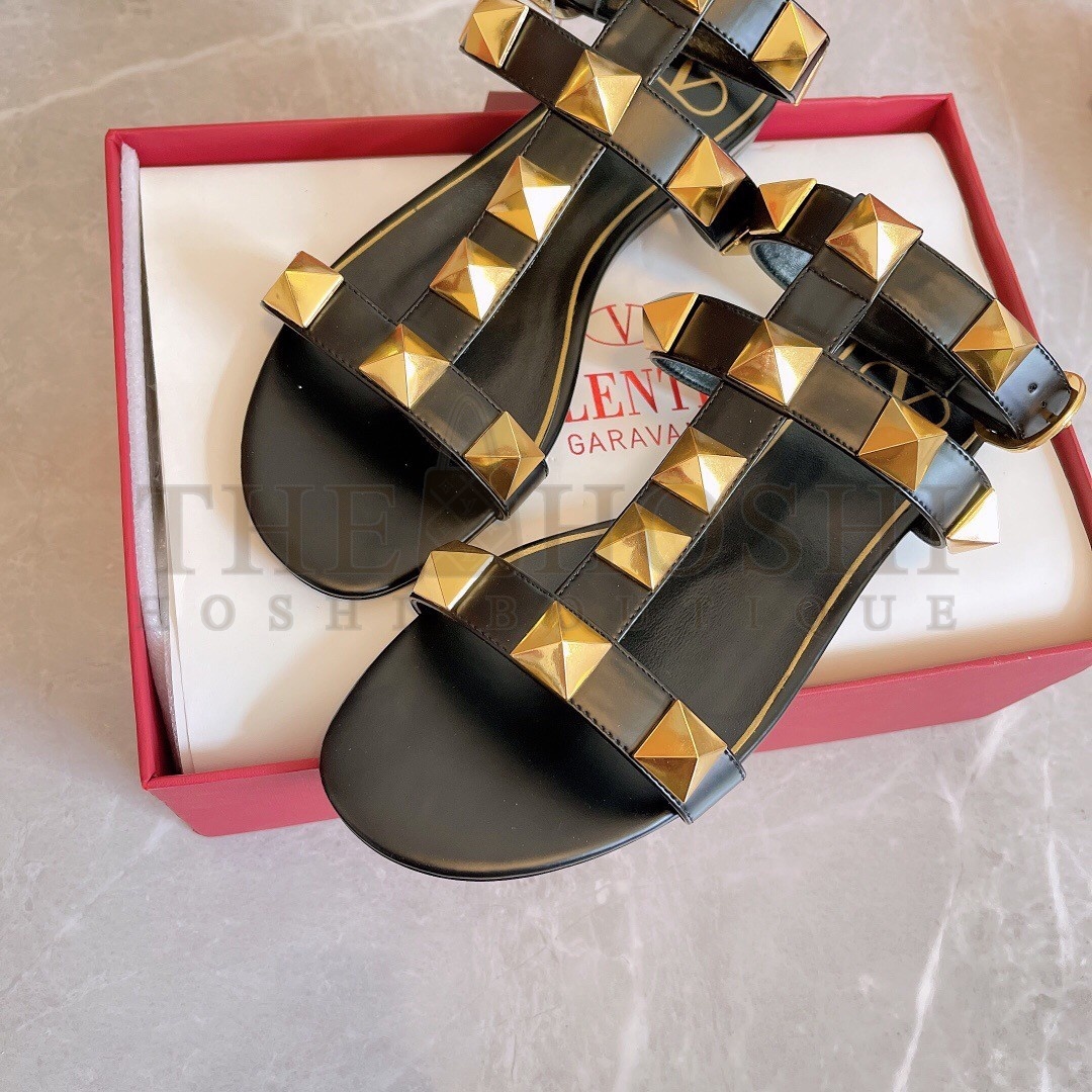 Va1e*ntin0 Roman Stud Flat Sandals In Black Calfskin Master Quality