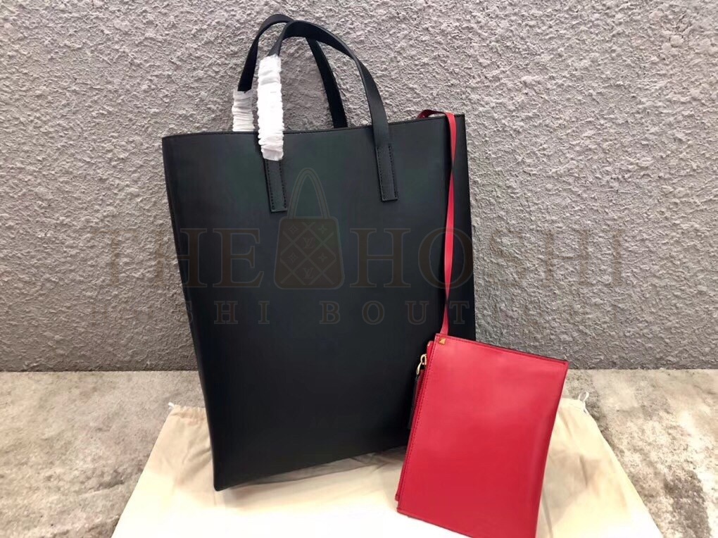 Va1e*ntin0 Garavani Black Large N/S Vring Shopper Bag Master Quality