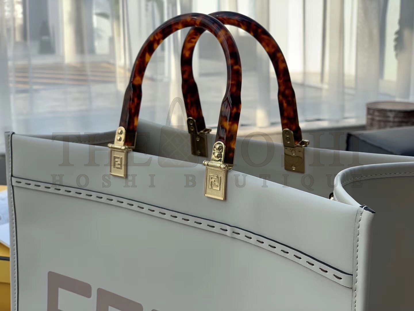 F**di Sunshine Large Tote Bag In White Calfskin Master Quality