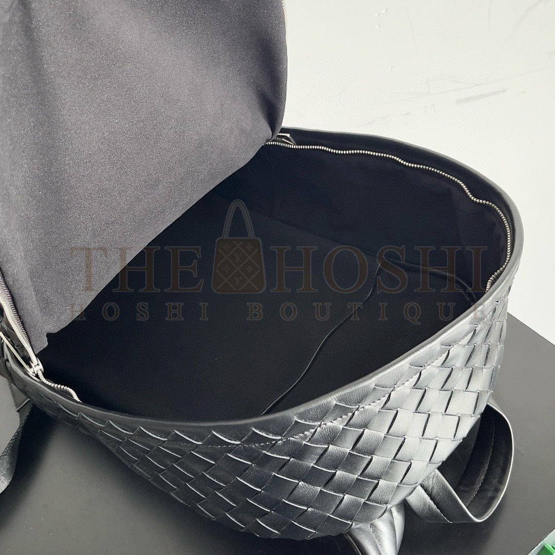 B0tt*ga Ven*ta Medium Backpack In Black Intrecciato Calfskin Master Quality