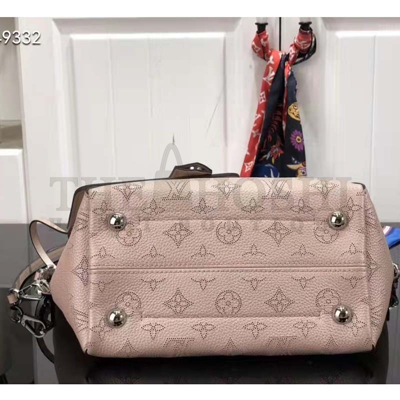 L0vis Vvtt0n LV Women Hina PM Bucket Bag Crème Beige Mahina Perforated Calf Master Quality