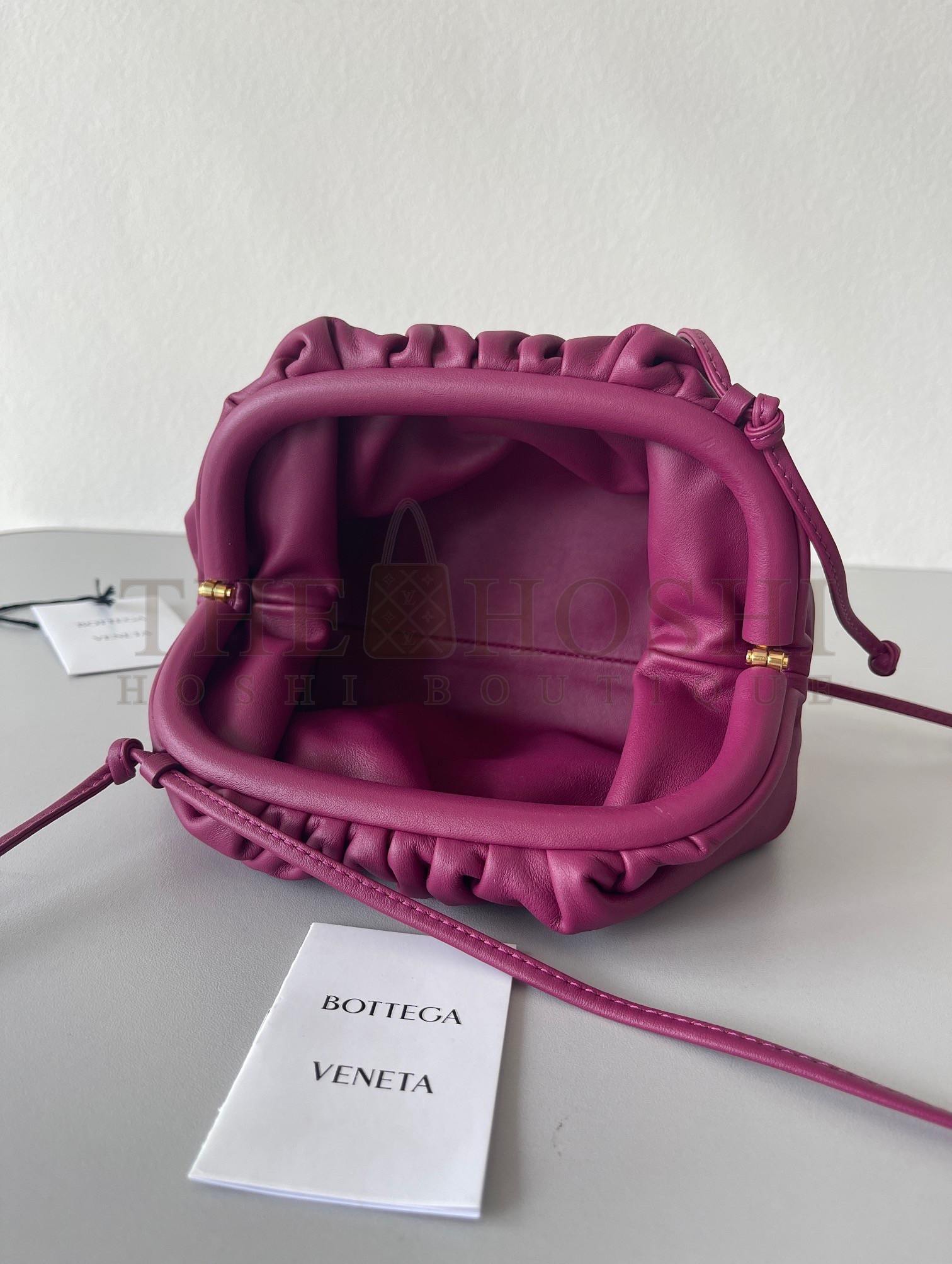 B0tt*ga Ven*ta Mini Pouch with Strap in Cinnabar Calfskin Master Quality