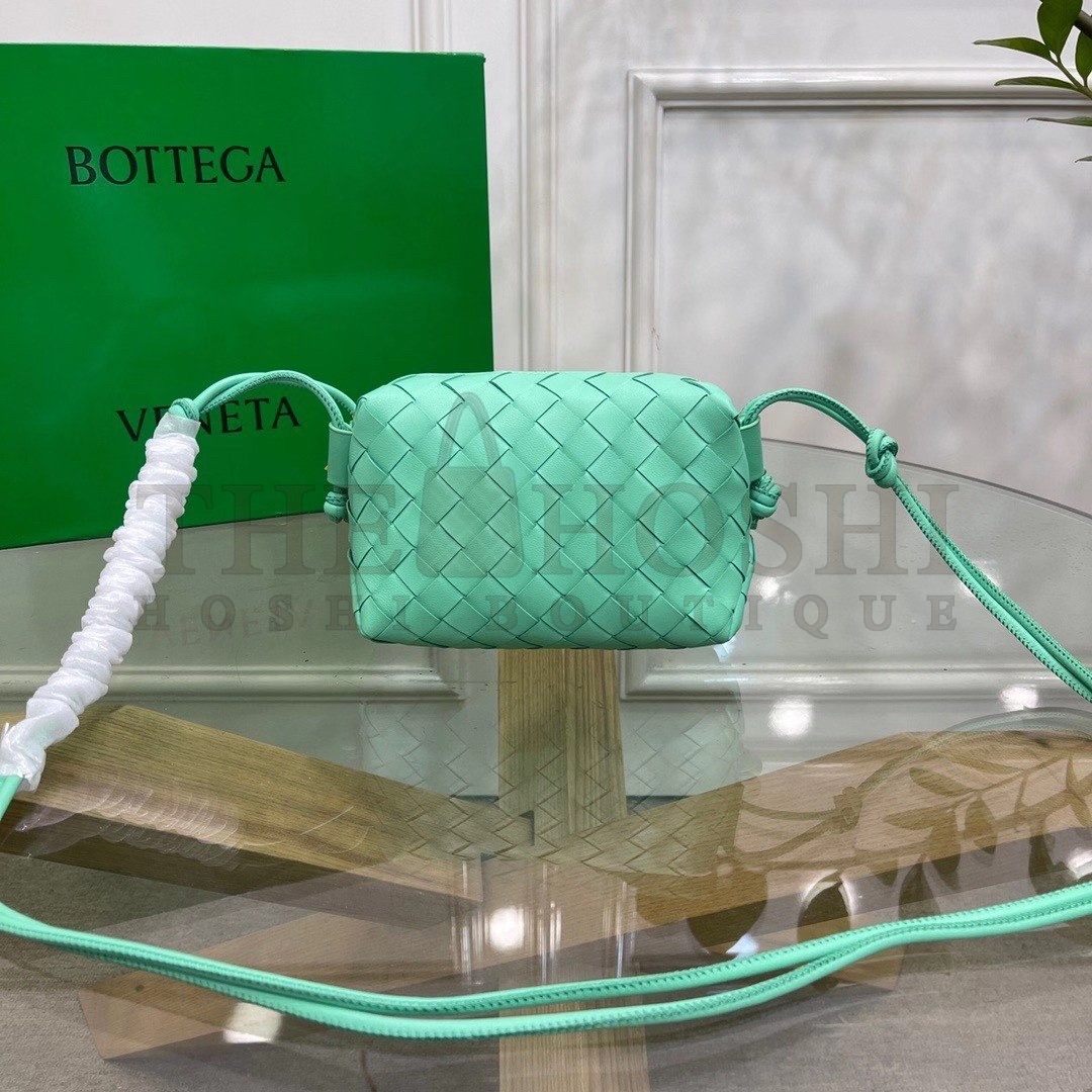 B0tt*ga Ven*ta Mini Loop Bag In Fountain Intrecciato Lambskin Master Quality