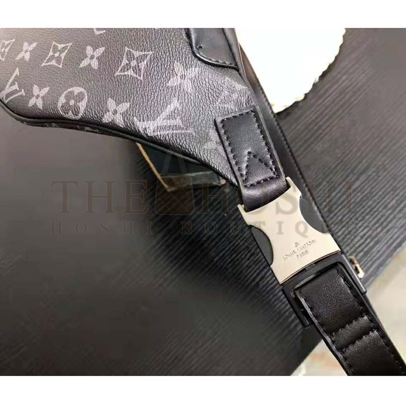 L0vis Vvtt0n LV Men Discovery Bumbag in Monogram Eclipse Canvas-Grey Master Quality