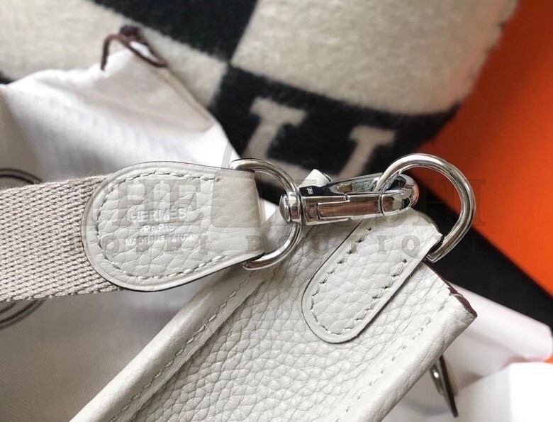 H**me5 Evelyne III TPM Bag In Pearl Grey Clemence Leather Master Quality