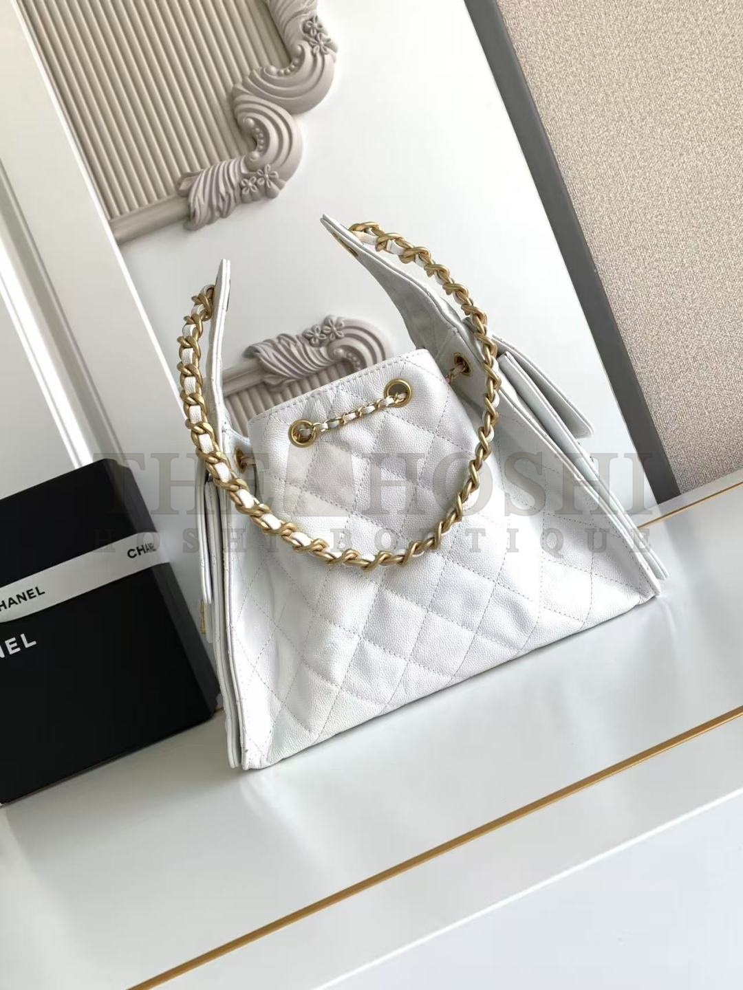 Ch**el 25C AS5293 Hobo Drawstring Bag White Caviar Leather with Gold Chain 30x26x14cm Master Quality