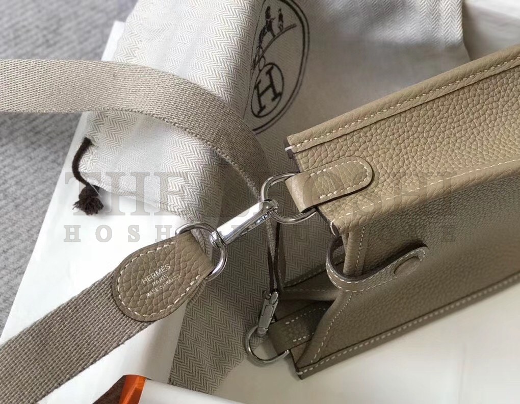 H**me5 Evelyne III TPM Bag In Tourterelle Clemence Leather Master Quality