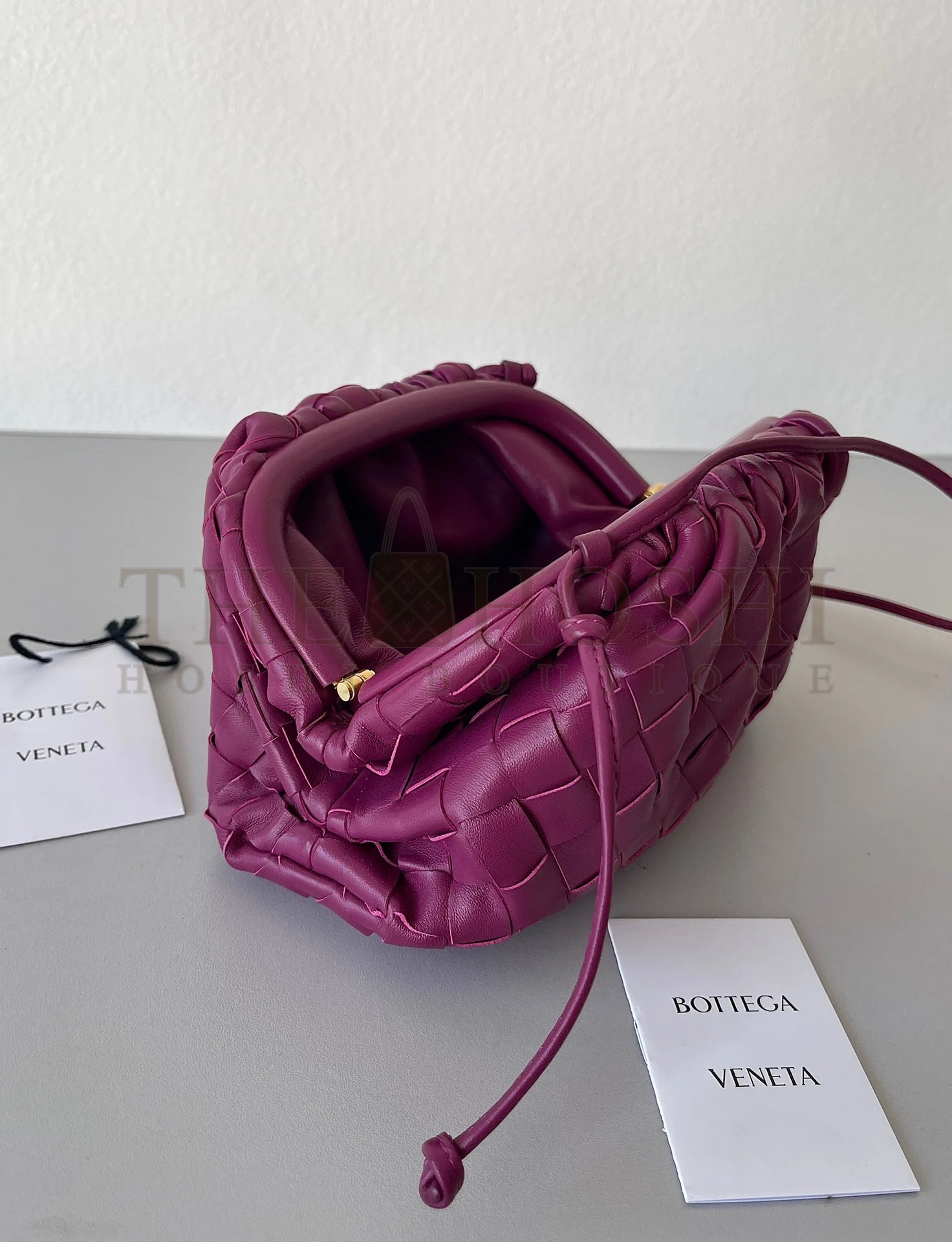 B0tt*ga Ven*ta Mini Pouch with Strap in Cinnabar Intrecciato Lambskin Master Quality
