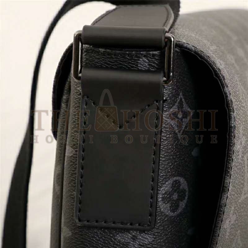 L0vis Vvtt0n LV Men District MM Bag in Monogramme Eclipse Canvas-Grey Master Quality