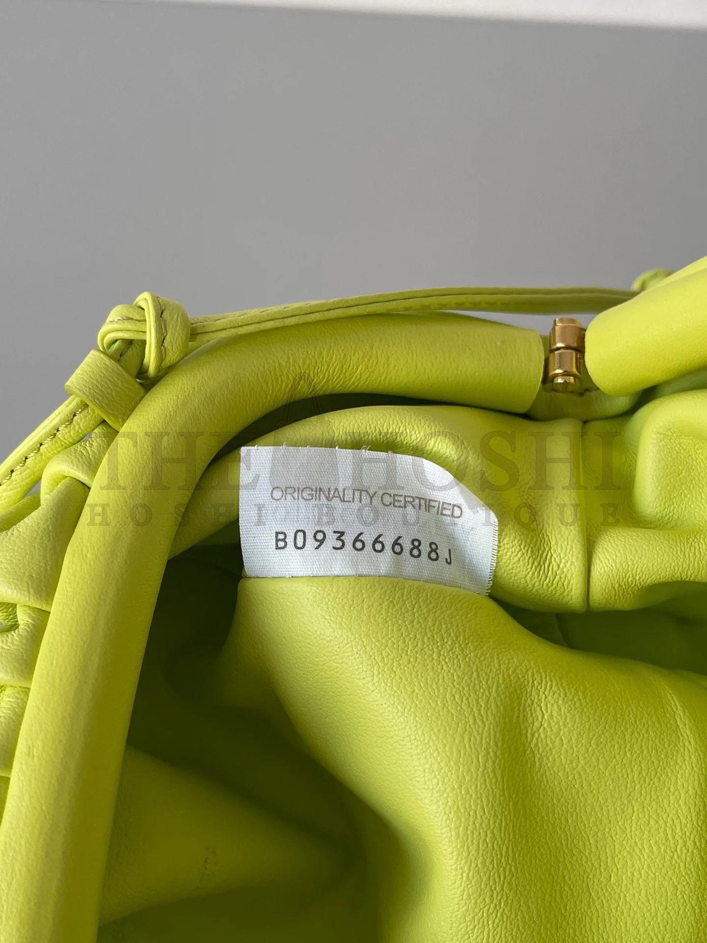 B0tt*ga Ven*ta Mini Pouch with Strap in Kiwi Calfskin Master Quality