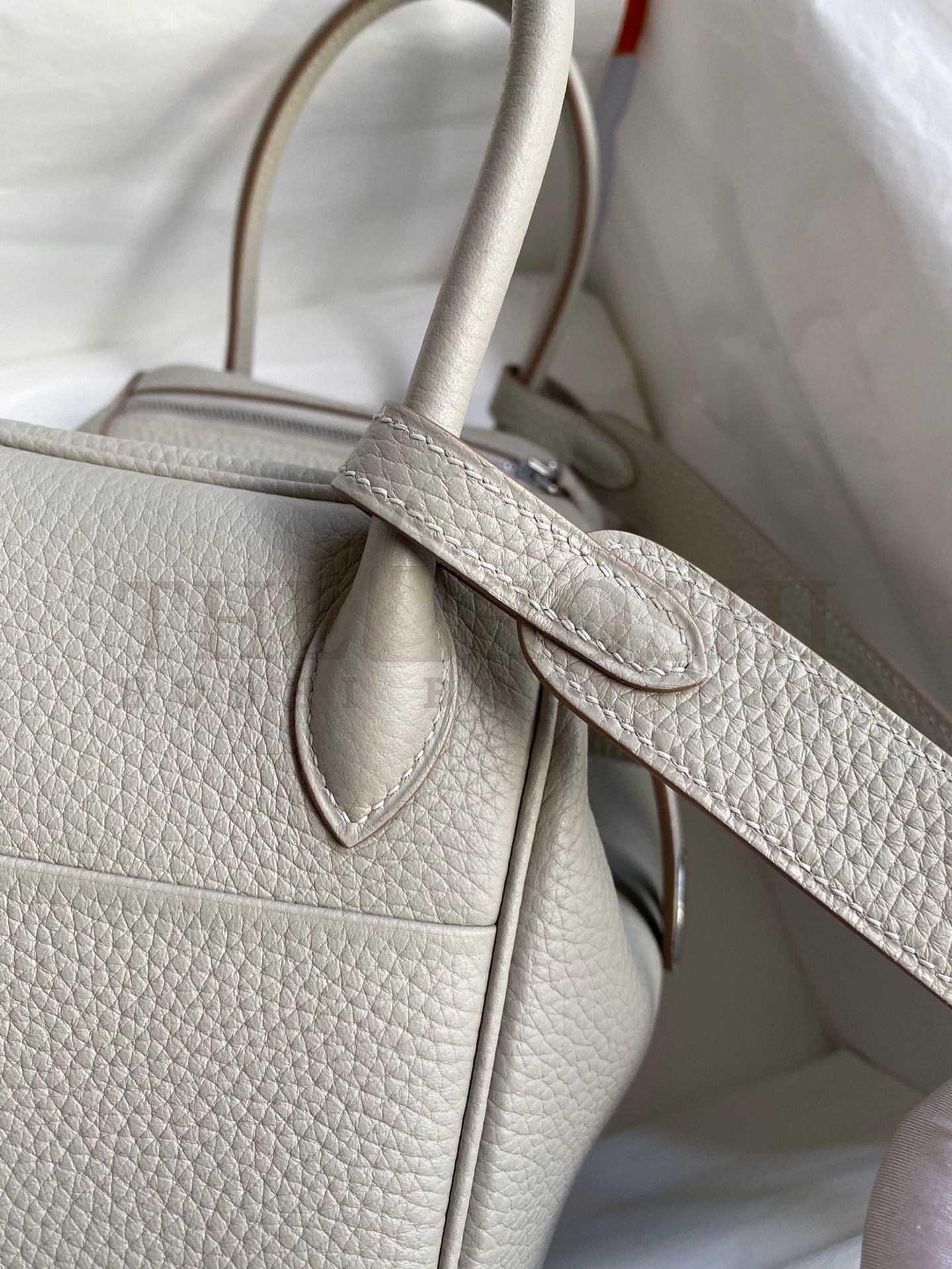 H**me5 Lindy 26 Handmade Bag In Beton Clemence Leather Master Quality