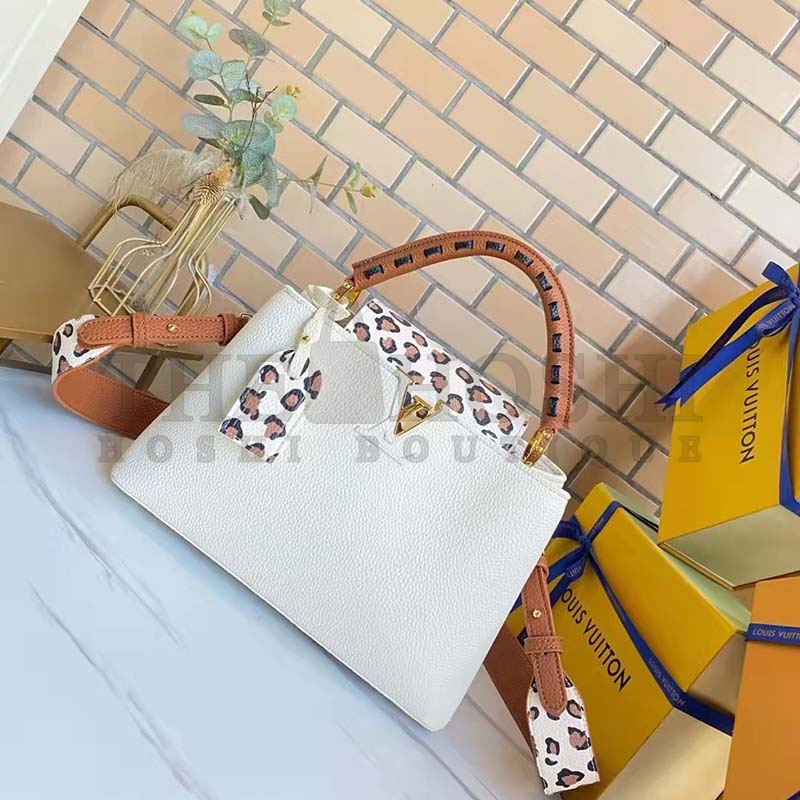 L0vis Vvtt0n LV Women Capucines MM Handbag Cream Taurillon Leather Master Quality