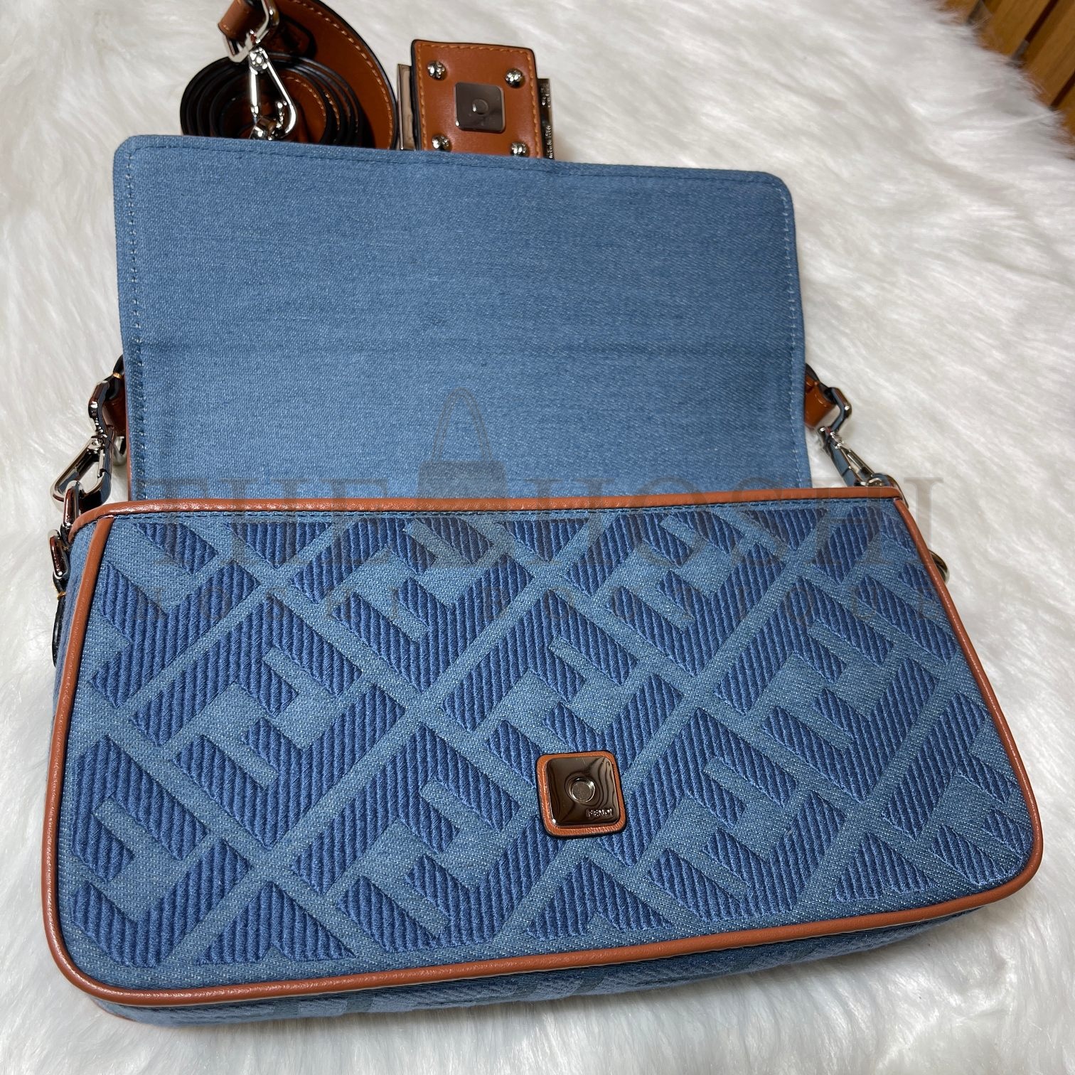 Baguette  F**di BAG Size: 26x15x5cm Master Quality