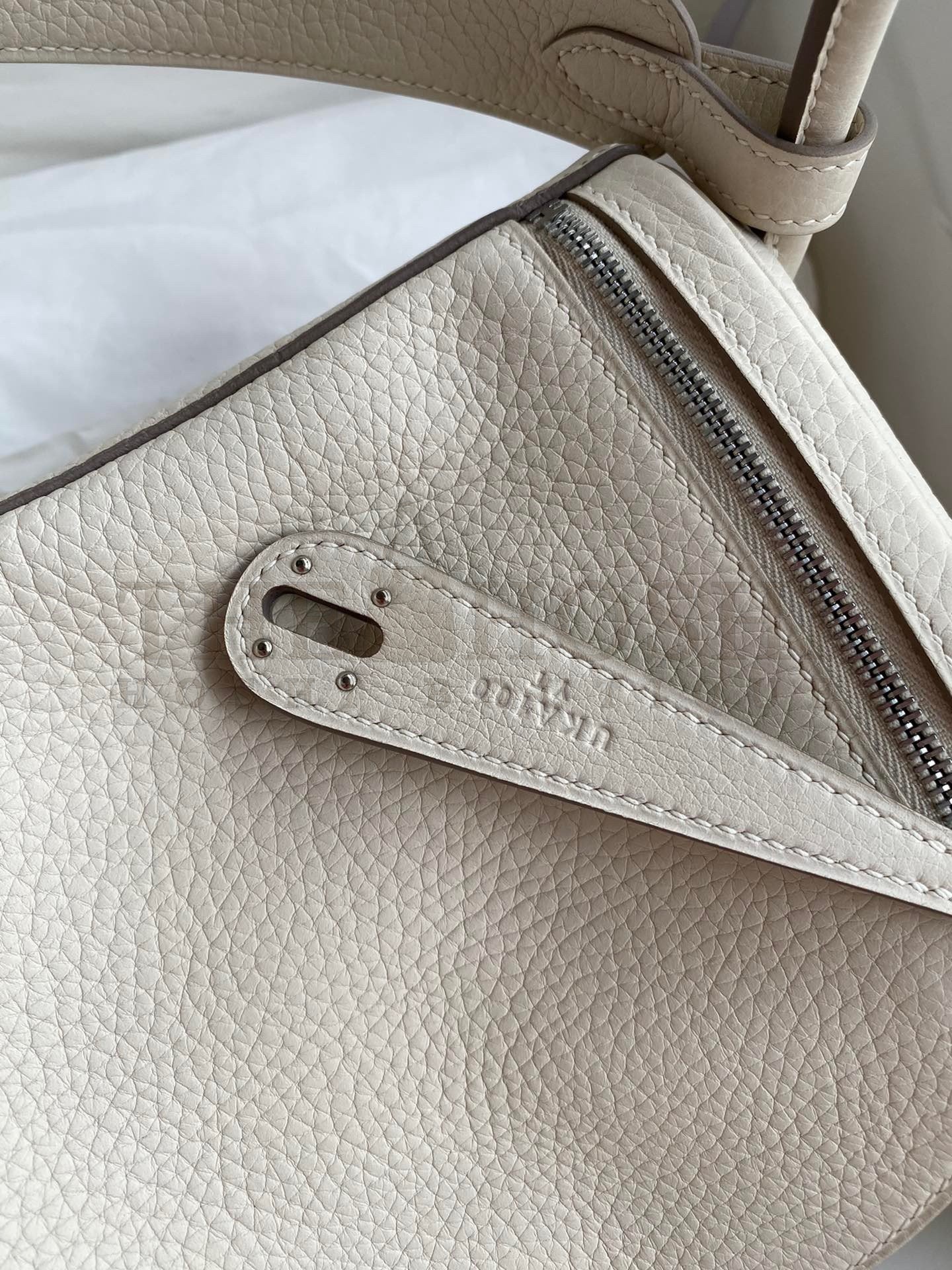 H**me5 Lindy 26 Handmade Bag In Craie Clemence Leather Master Quality
