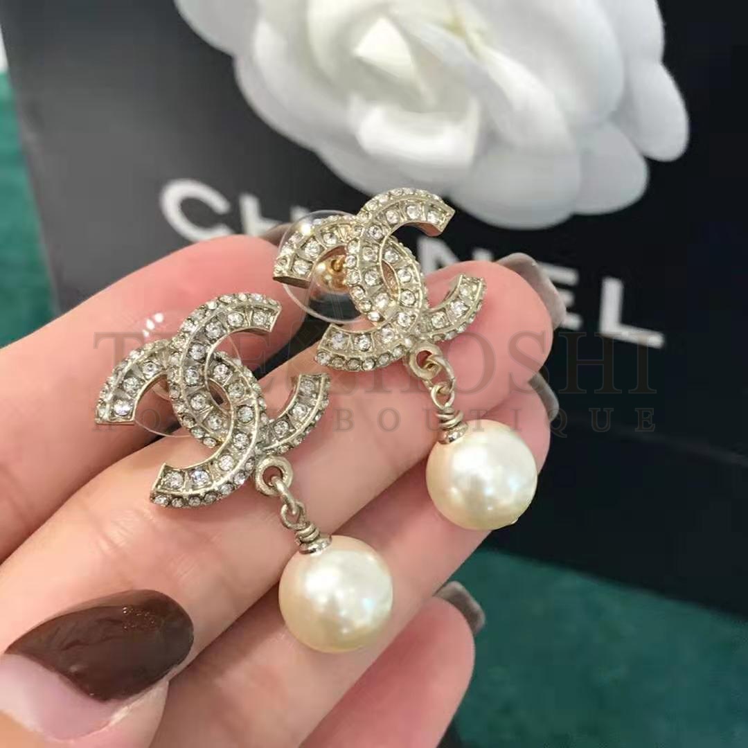 Ch**el Women Earrings in Metal Glass Pearls Resin & Diamantés-White Master Quality
