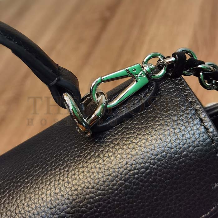 L0vis Vvtt0n LV Women Lockme Ever Mini Handbag Black Grained Calf Leather Master Quality