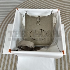 H**me5 Evelyn Bags Master Quality