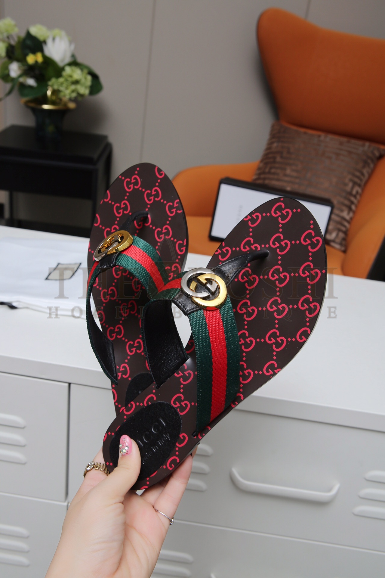 Gvc*1  Herren-Zehensandale mit Web slipper sandals Master Quality