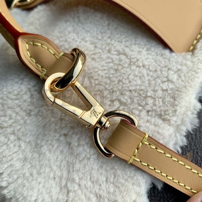 L0vis Vvtt0n LV Women Locky BB Handbag Beige Brown Monogram Coated Canvas Shearling Master Quality