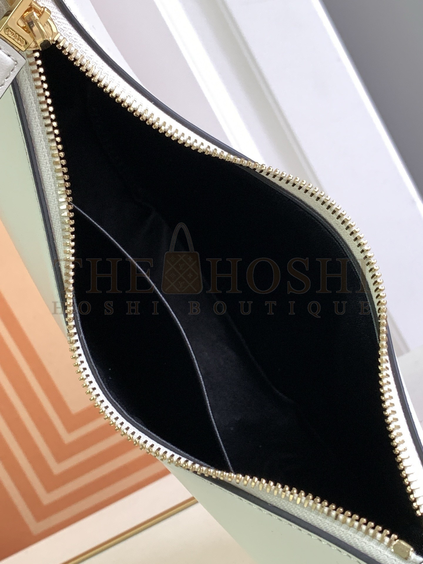 Pra*a Arque Shoulder Bag in White Leather Master Quality