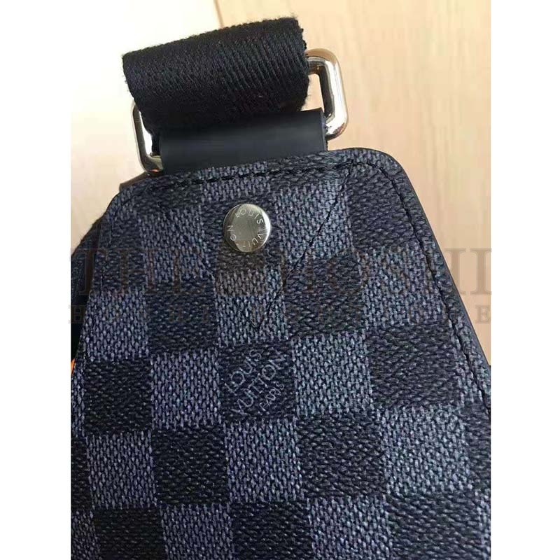 L0vis Vvtt0n LV Men Avenue Sling Bag in Coated Damier Graphique Canvas-Grey Master Quality