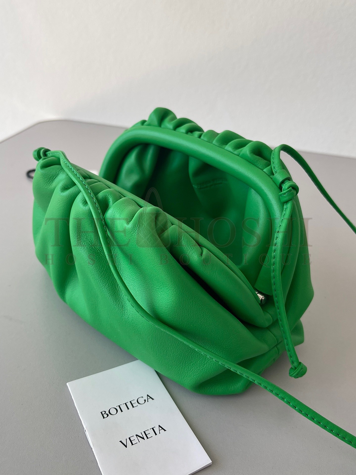 B0tt*ga Ven*ta Mini Pouch with Strap in Parakeet Calfskin Master Quality
