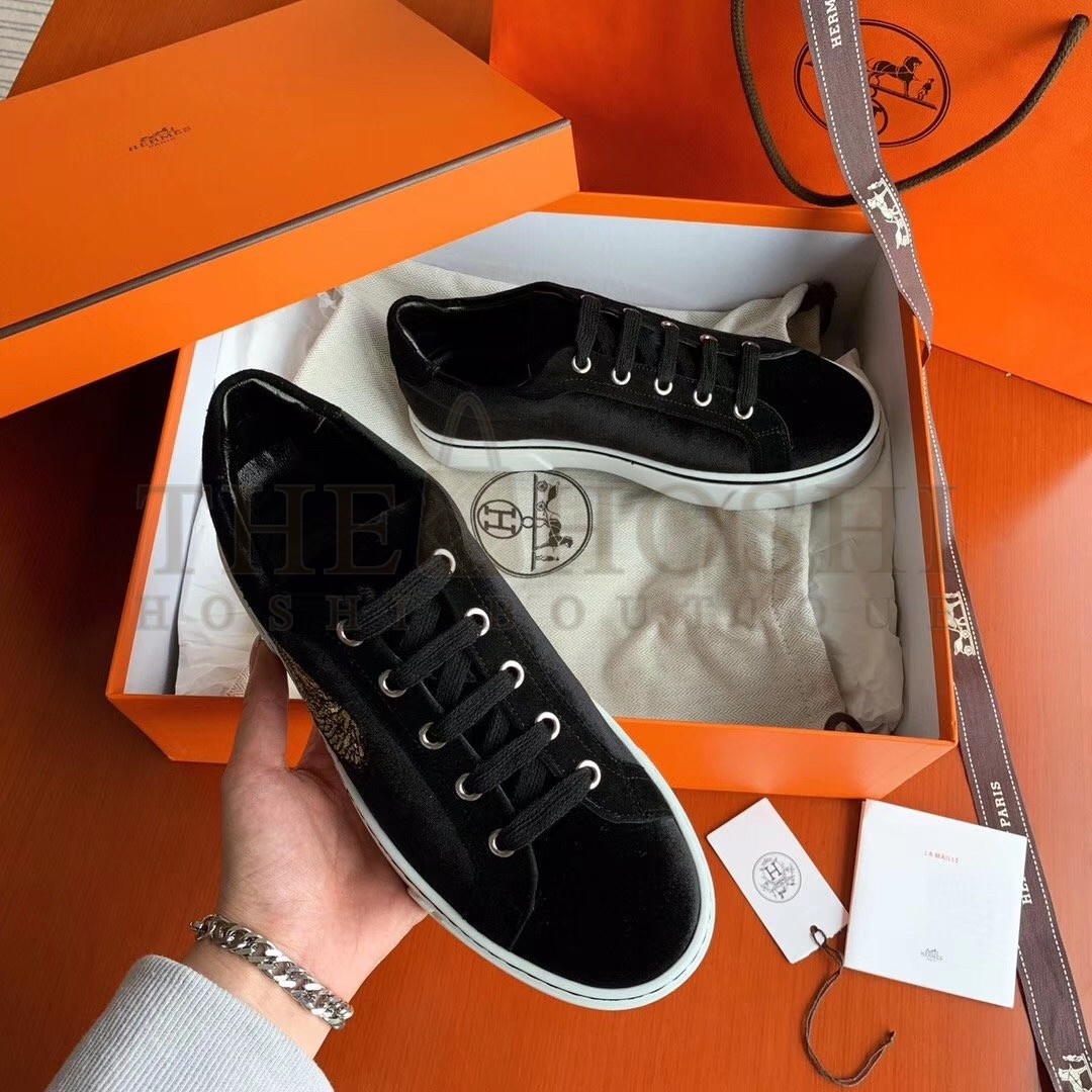 H**me5 Velvet Sneakers In Black Velvet With Embroidered Wing Patch Master Quality