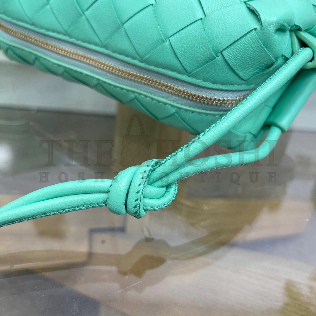 B0tt*ga Ven*ta Mini Loop Bag In Fountain Intrecciato Lambskin Master Quality