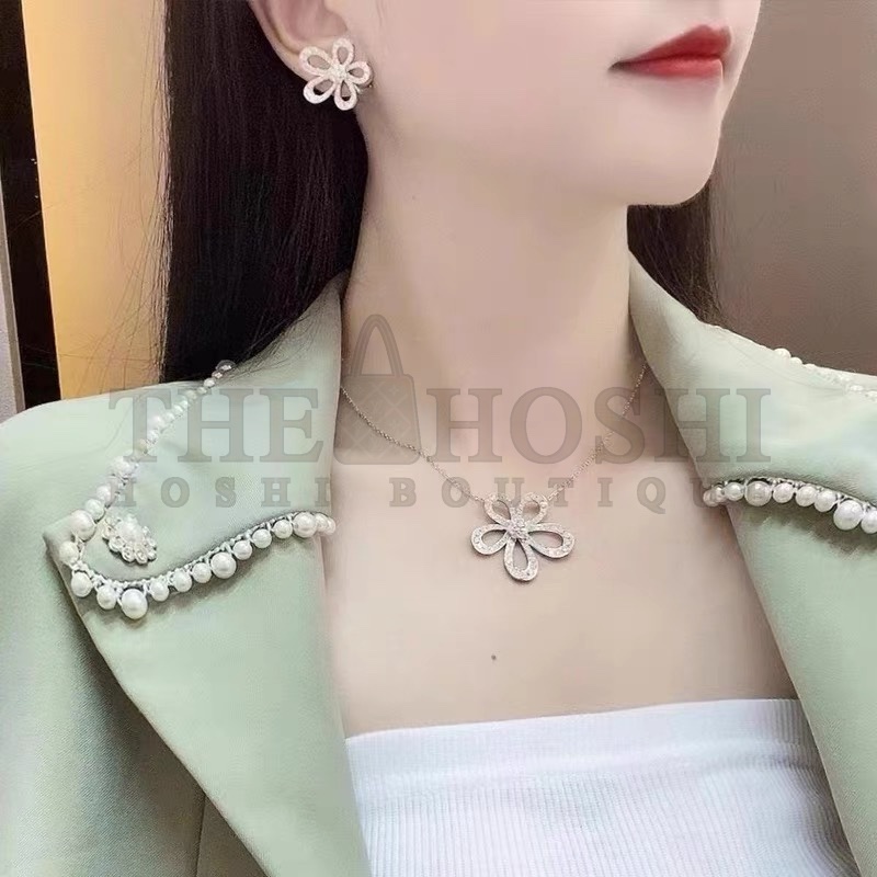V*n Cl**f & Arpels Flower Earring with D1am0nds, Flowerlace earrings Master Quality