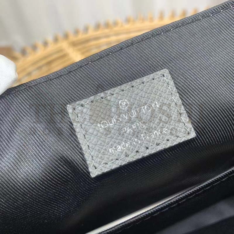L0vis Vvtt0n LV Men District PM Bag Glacier Taiga Cowhide Leather Master Quality