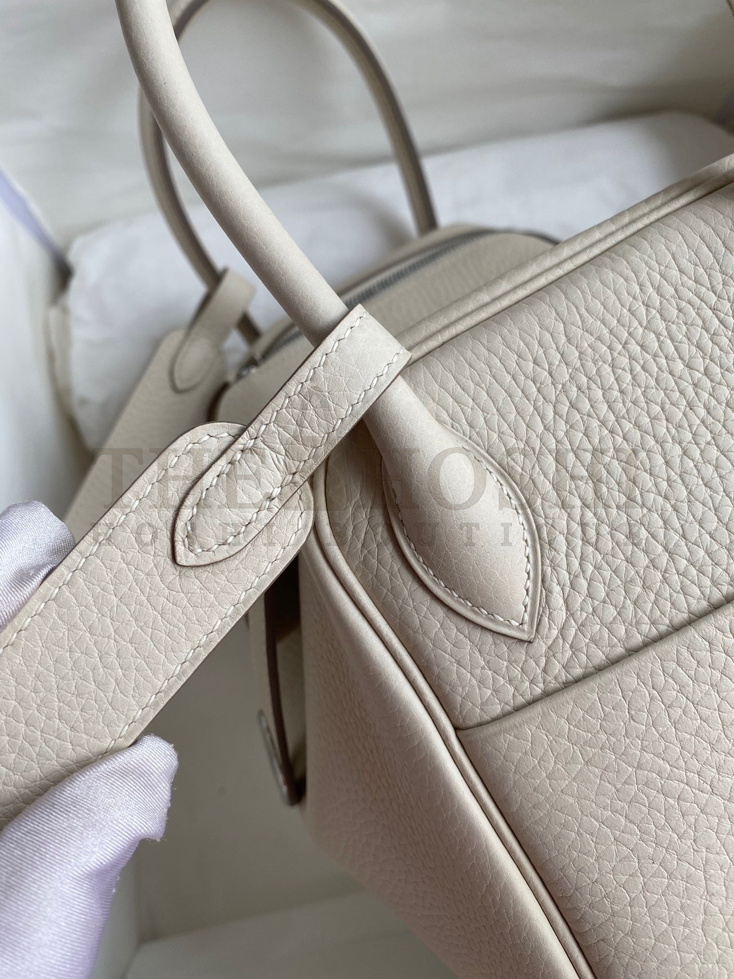 H**me5 Lindy 26 Handmade Bag In Craie Clemence Leather Master Quality