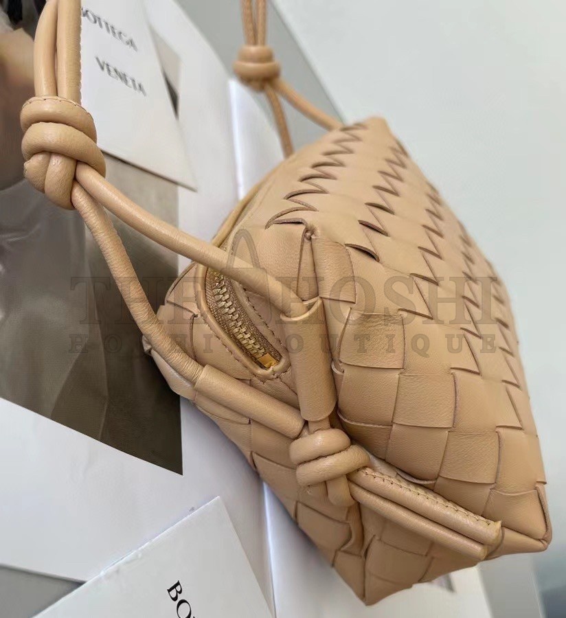 B0tt*ga Ven*ta Mini Loop Bag In Beige Intrecciato Lambskin Master Quality