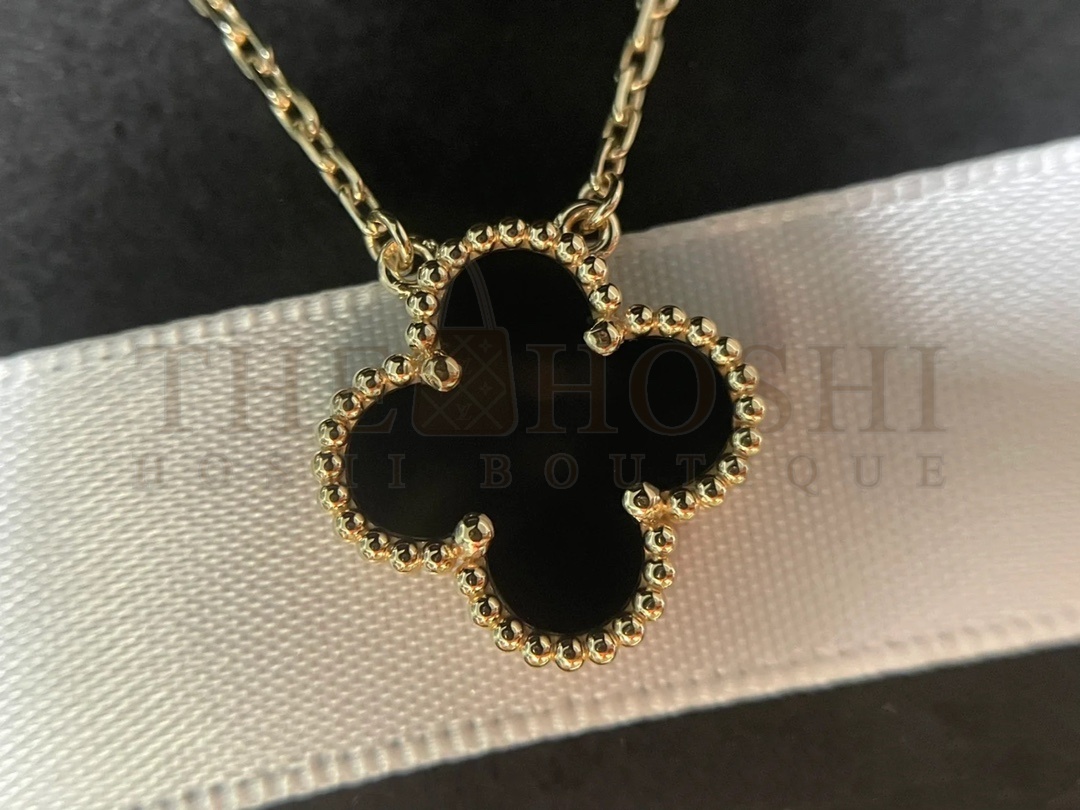 V*n Cl**f Necklace Dupe, Clover Necklace, Vintage Alhambra pendant Master Quality