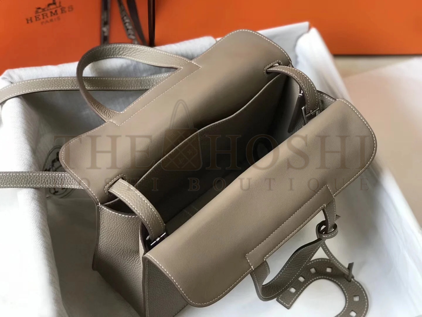 H**me5 Halzan 31cm Bag In Tourterelle Clemence Leather Master Quality