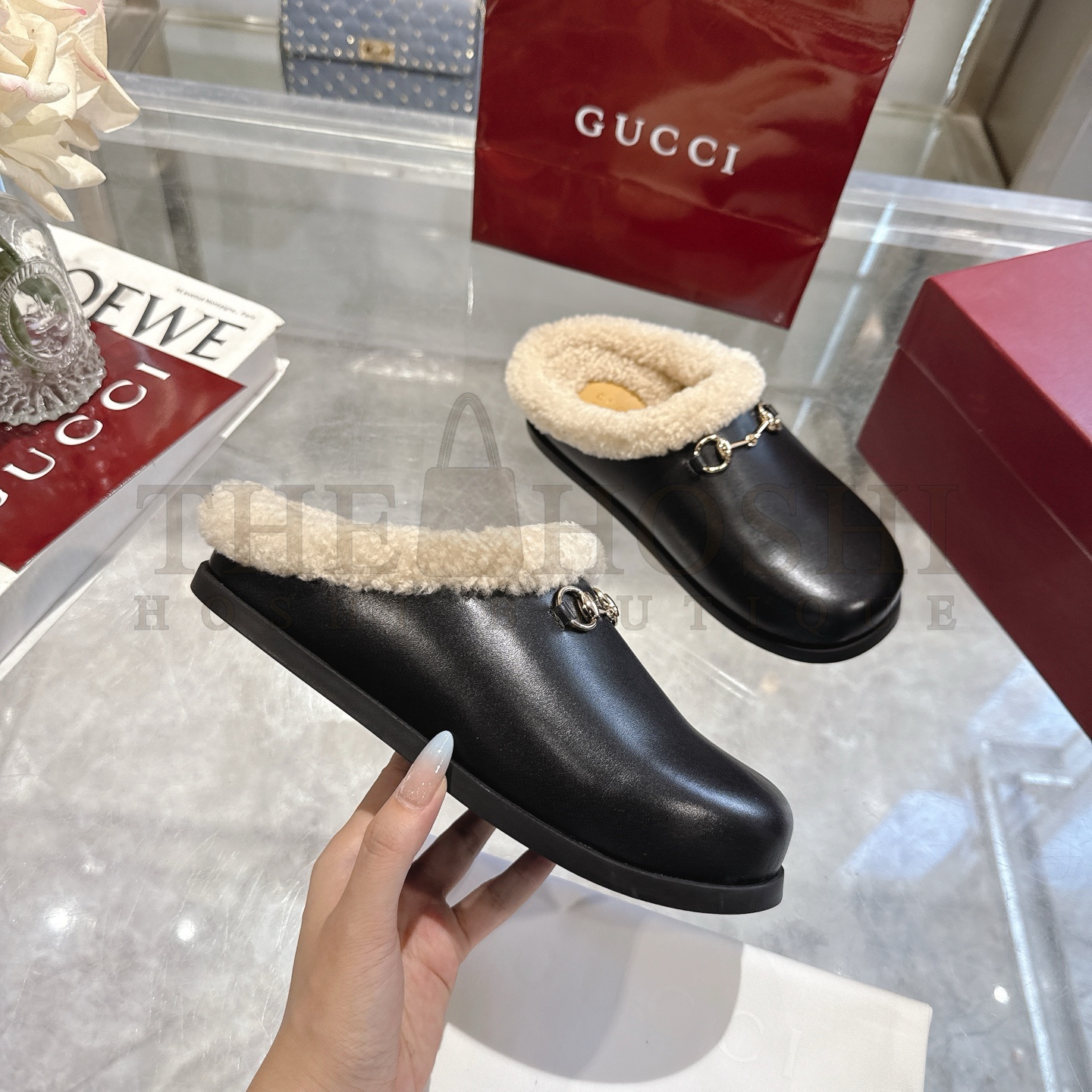 Gvc*1 Black Leather Horsebit-Detailed Shearling-Lined Mules Sandals  Sizes 36-42 Master Quality