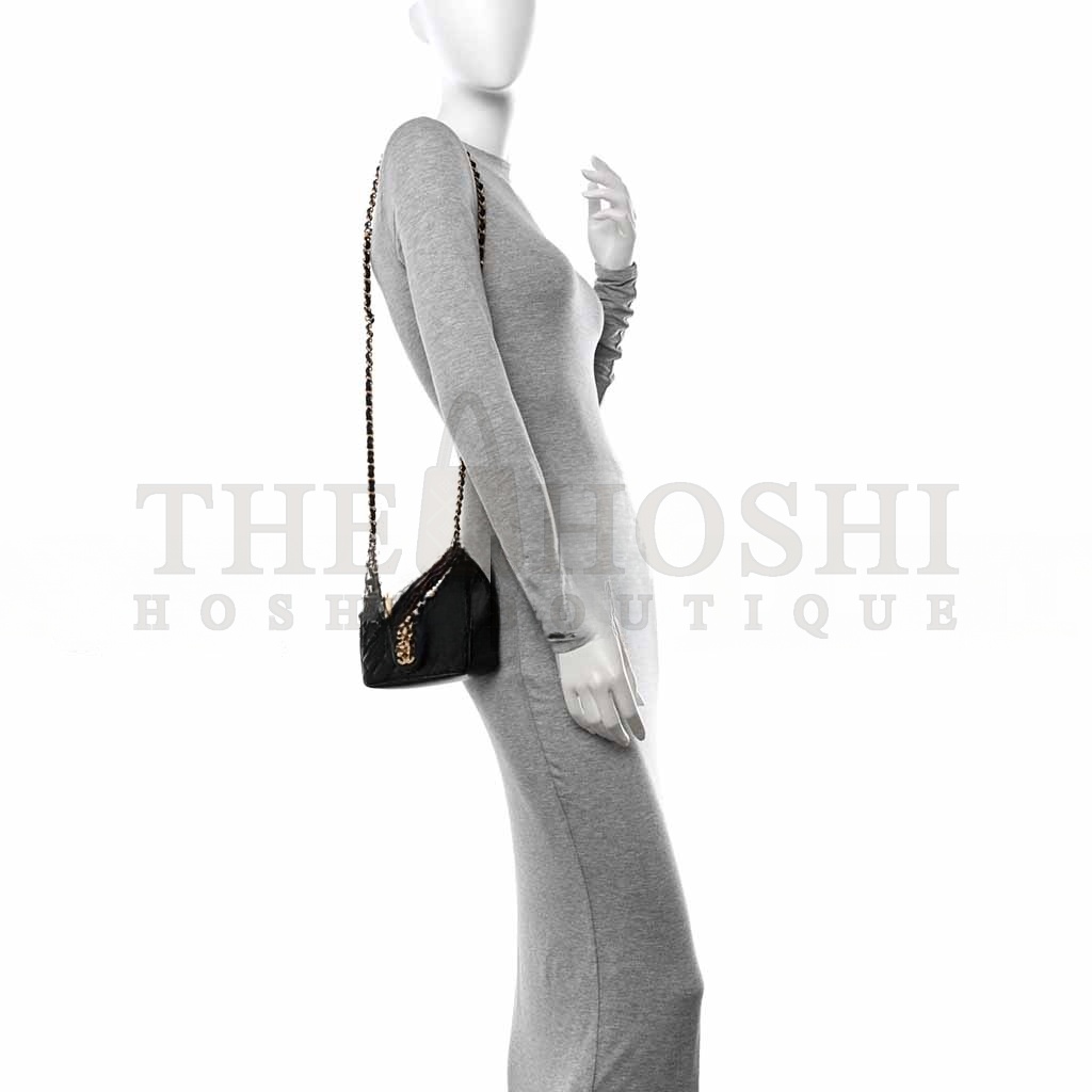 Ch**el SHINY LAMBSKIN QUILTED PEARL TWIST MINI SQUARE FLAP BLACK AS4385  (17*12.5*5cm) Master Quality