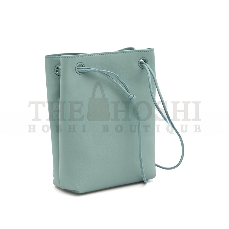 L0ew* PEBBLE POUCH IN SMOOTH CALFSKIN CANBSPPX01 (21.5*17*7cm) Master Quality